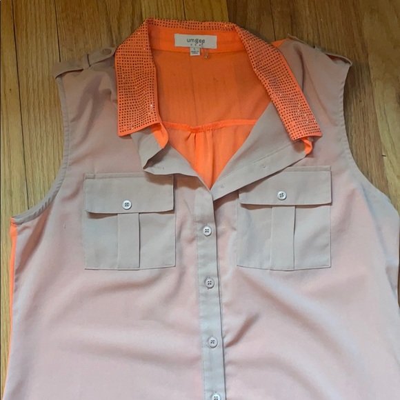 Button up sleeveless blouse - Picture 3 of 3